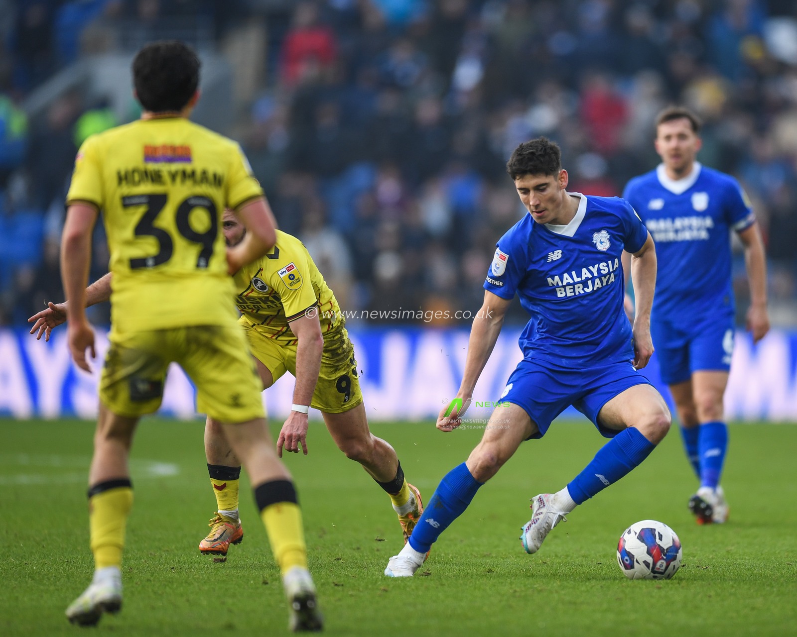 Callum O'Dowda #11 of Cardiff City  in action during the game  during the Sky Bet Championship match Cardiff City vs Millwall at Cardiff City Stadium, Cardiff, United Kingdom, 21st January 2023

(Photo by Mike Jones/News Images)