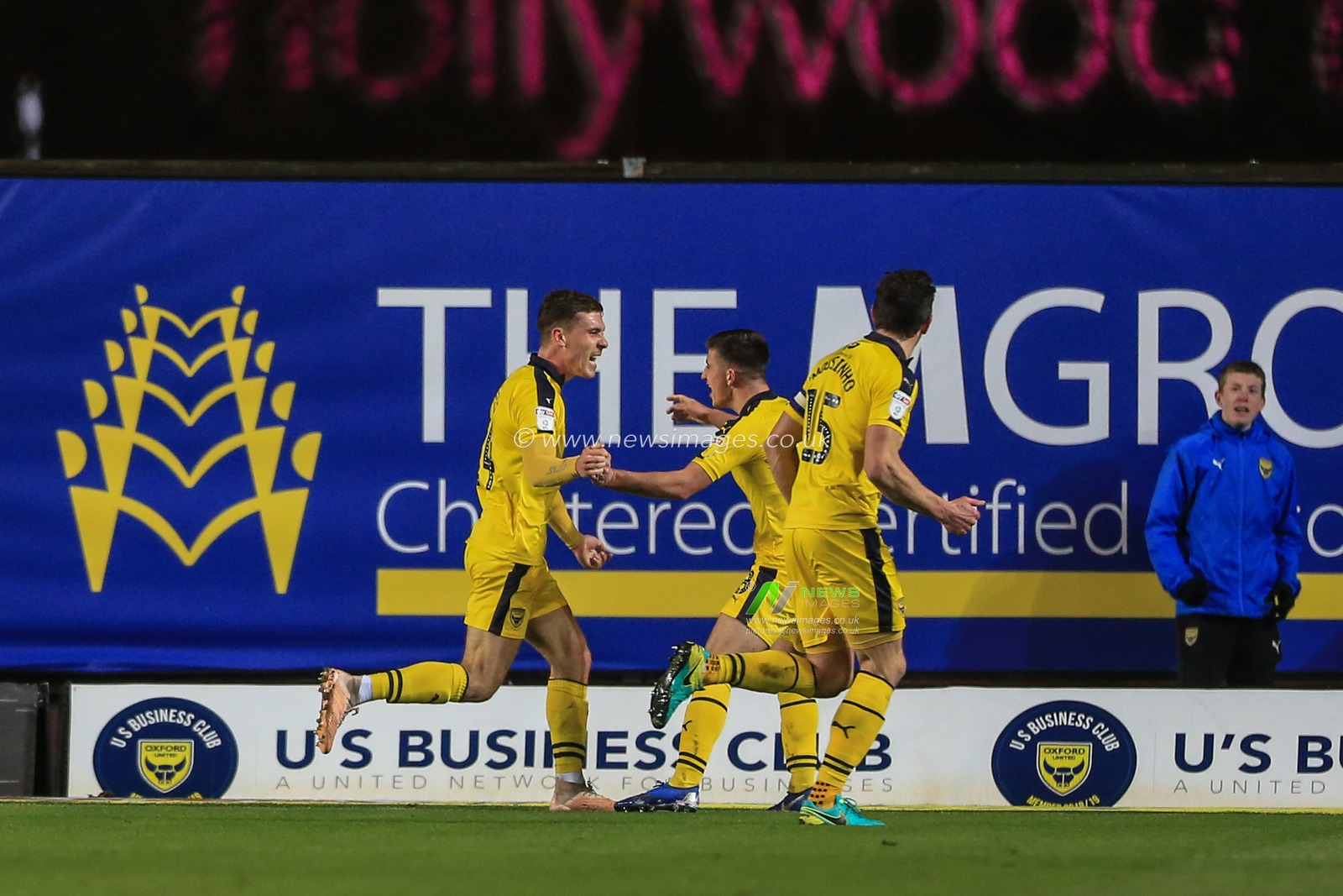29th January 2019, Kassam Stadium, Oxford England; Sky Bet League One, Oxford United vs Barnsley ; Josh Ruffels (14) of Oxford United celebrates his goal to make it 1-0


Credit: Mark Cosgrove/News Images

English Football League images are subject to DataCo Licence
