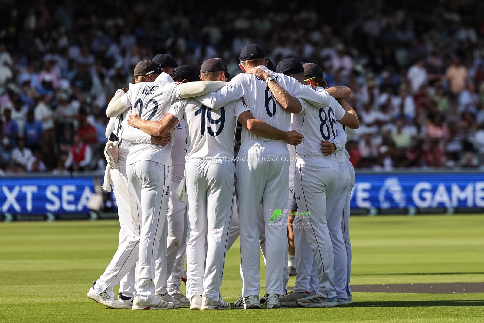 England group huddle as the prepare to field for their second innings during the 3rd Rothesay Test Match Day 4 England v India at Lords, London, United Kingdom, 13th July 2025

(Photo by Mark Cosgrove/News Images)