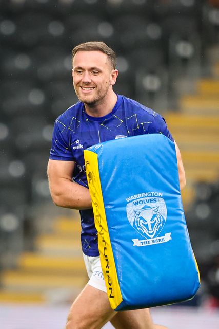 Ben Currie of Warrington Wolves in the pre-game warm up during the Betfred Super League round 25 match Hull FC vs Warrington Wolves at MKM Stadium, Hull, United Kingdom on 29 August 2026

(Photo by Alfie Cosgrove/News Images)