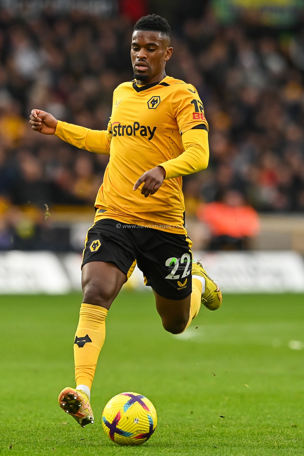 NÃ©lson Semedo #22 of Wolverhampton Wanderers in action during the Premier League match Wolverhampton Wanderers vs Manchester United at Molineux, Wolverhampton, United Kingdom, 31st December 2022

(Photo by Craig Thomas/News Images)