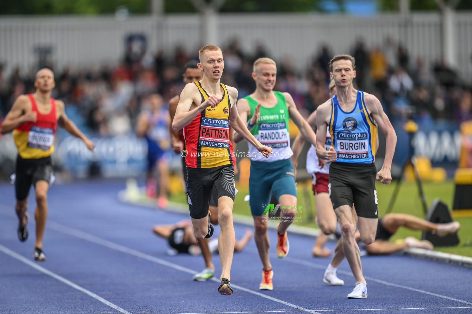 Ben Pattison takes the lead as Elliot Giles and Josh Kerr fall on the final straight during the Microplus UK Athletics Championships Day 2 at Manchester Regional Arena, Manchester, United Kingdom, 30th June 2024

(Photo by Craig Thomas/News Images)