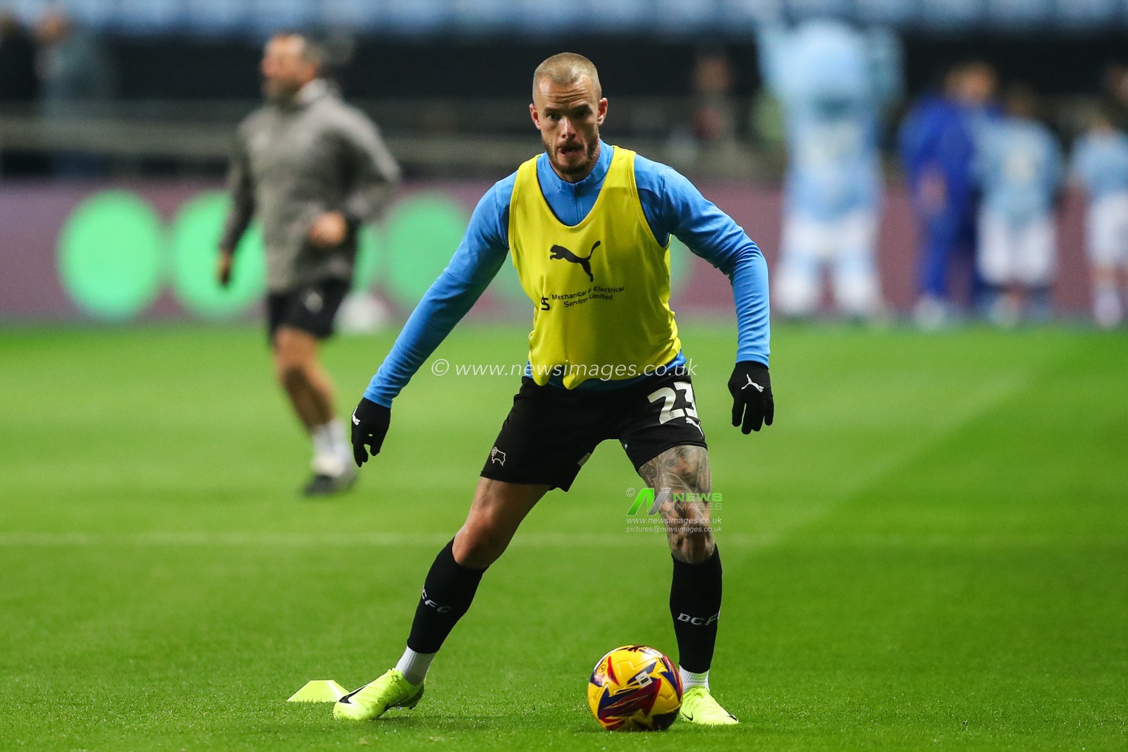 Joe Ward of Derby County during the pre-game warm up ahead of the Sky Bet Championship match Coventry City vs Derby County at Coventry Building Society Arena, Coventry, United Kingdom, 6th November 2024

(Photo by Gareth Evans/News Images)