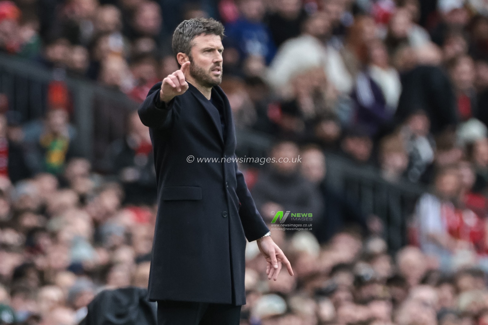 Michael Carrick interim head coach of Manchester United gives his team instructions during the Premier League match Manchester United vs Manchester City at Old Trafford, Manchester, United Kingdom, 17th January 2026

(Photo by Mark Cosgrove/News Images)