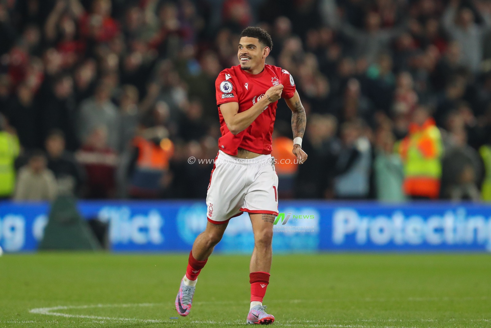 Morgan Gibbs-White #10 of Nottingham Forest celebrates his teams win after the Premier League match Nottingham Forest vs Brighton and Hove Albion at City Ground, Nottingham, United Kingdom, 26th April 2023

(Photo by Gareth Evans/News Images)