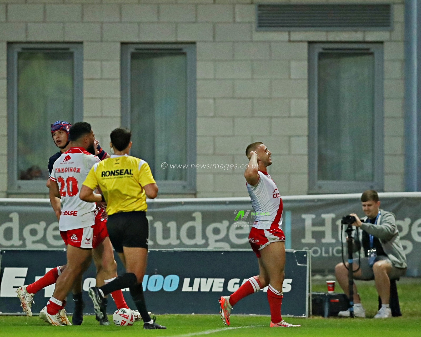 Mikey Lewis of Hull KR celebrates scoring a try during the Betfred Super League Round 13 match Hull KR vs St Helens at Sewell Group Craven Park, Kingston upon Hull, United Kingdom, 30th May 2025

(Photo by Sam Eaden/News Images)