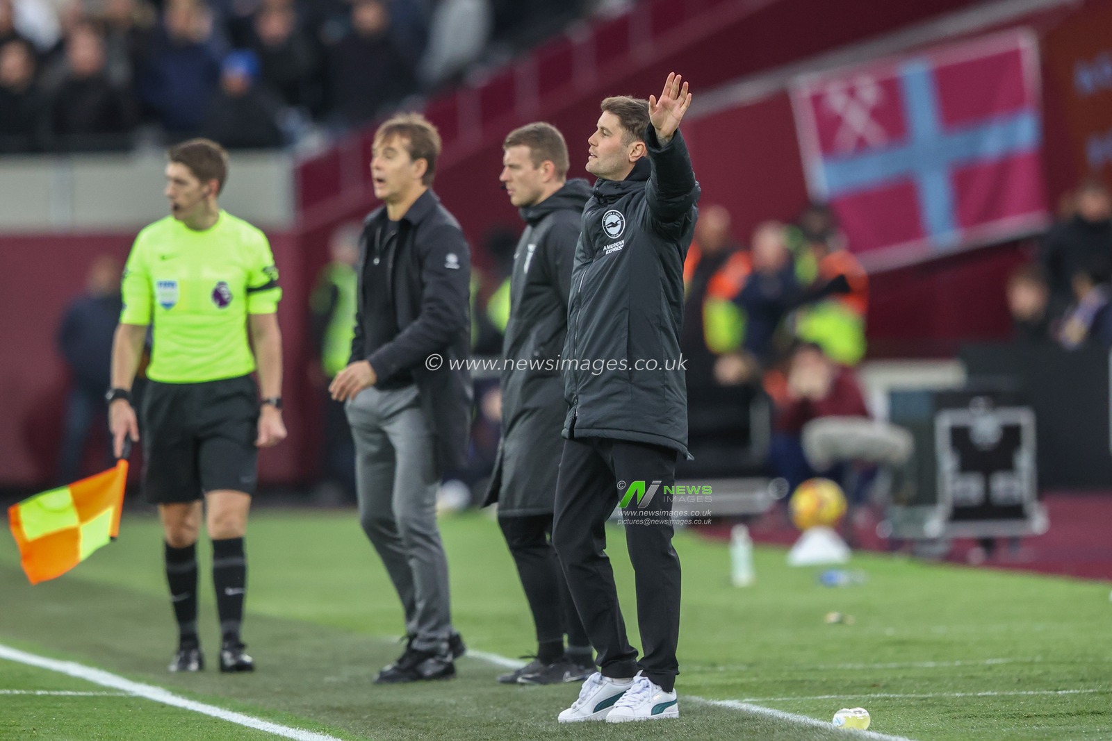 Fabian HÃ¼rzeler manager of Brighton & Hove Albion gives his team instructions during the Premier League match West Ham United vs Brighton and Hove Albion at London Stadium, London, United Kingdom, 21st December 2024

(Photo by Alfie Cosgrove/News Images)
