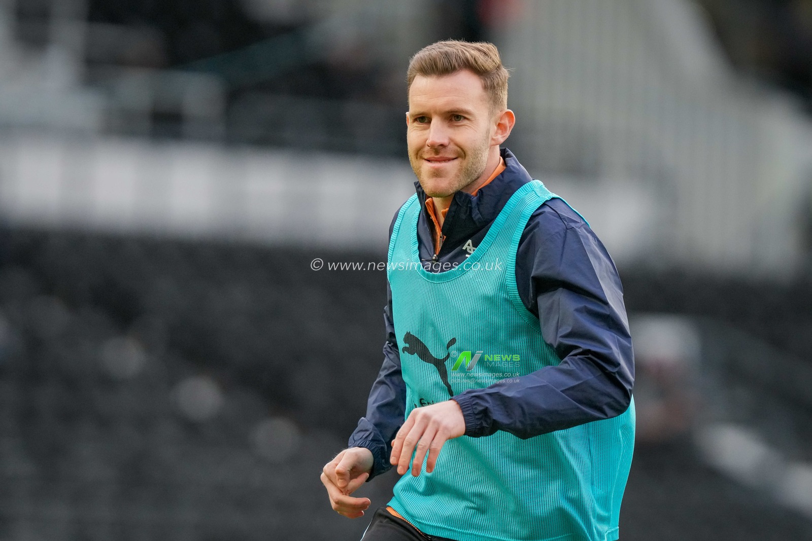 Callum Elder of Derby County warms up during the Sky Bet Championship match Derby County vs Middlesbrough at Pride Park Stadium, Derby, United Kingdom, 1st January 2026

(Photo by Maynard Manyowa/News Images)

*** GER AUT SUI OUT ***
