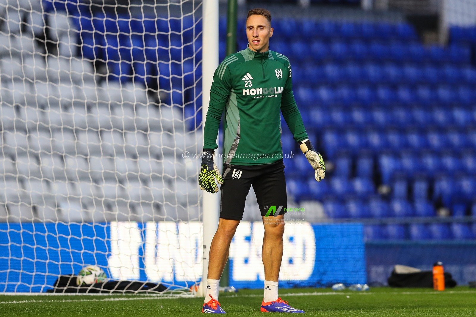 Steven Benda of Fulham during the pre-game warm up ahead of the Carabao Cup match Birmingham City vs Fulham at St Andrews, Birmingham, United Kingdom, 27th August 2024

(Photo by Gareth Evans/News Images)