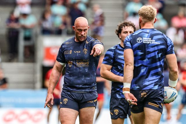 Chris Hill of Salford Red Devils during pre-game warm up during the Betfred Super League round 16 match St Helens vs Salford Red Devils at Totally Wicked Stadium, St Helens, United Kingdom, 29th June 2025

(Photo by Alfie Cosgrove/News Images)