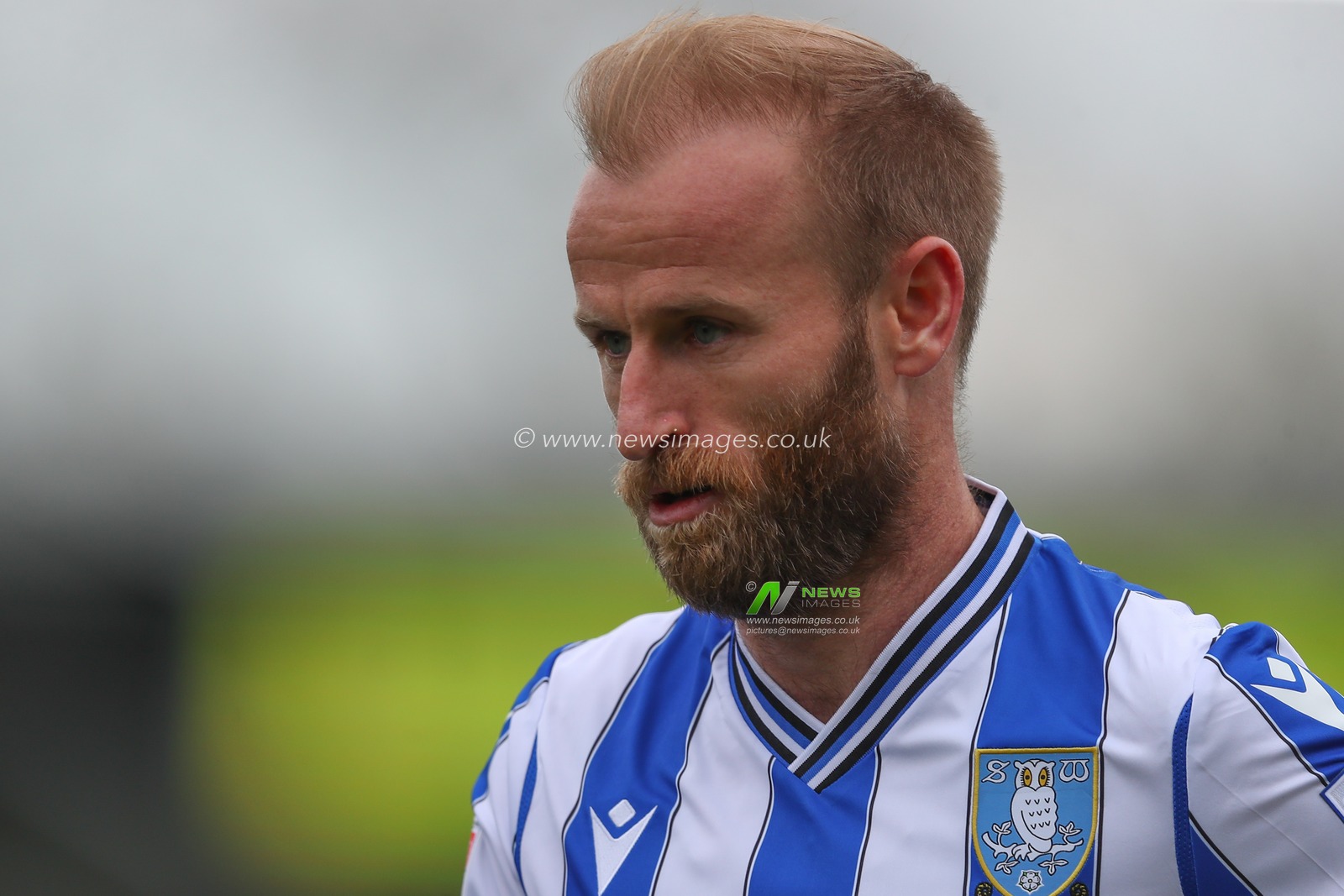 Barry Bannan #10 of Sheffield Wednesday during the Sky Bet League 1 match Burton Albion vs Sheffield Wednesday at Pirelli Stadium, Burton upon Trent, United Kingdom, 15th April 2023

(Photo by Gareth Evans/News Images)