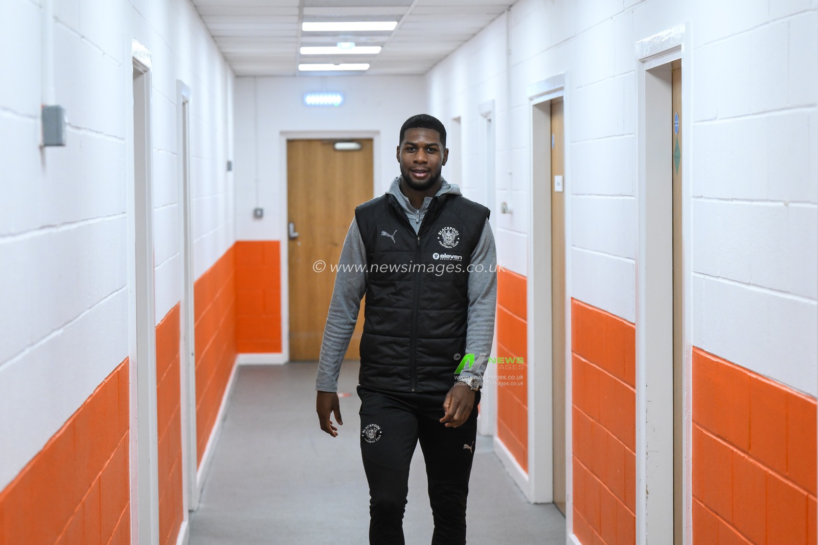 Odeluga Offiah of Blackpool arrives ahead of the Sky Bet League 1 match Blackpool vs Huddersfield Town at Bloomfield Road, Blackpool, United Kingdom, 18th January 2025

(Photo by Craig Thomas/News Images)