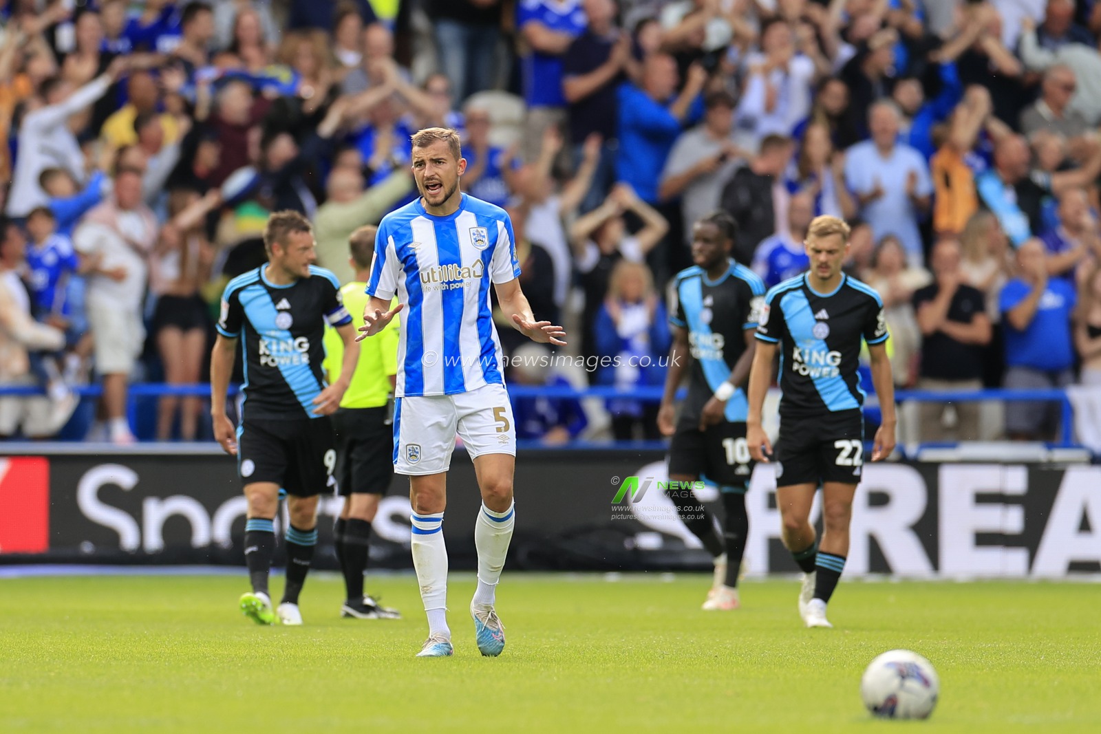 Michal Helik #5 of Huddersfield Town urges calm after his team go a goal down during the Sky Bet Championship match Huddersfield Town vs Leicester City at John Smith's Stadium, Huddersfield, United Kingdom, 12th August 2023

(Photo by Conor Molloy/News Images)