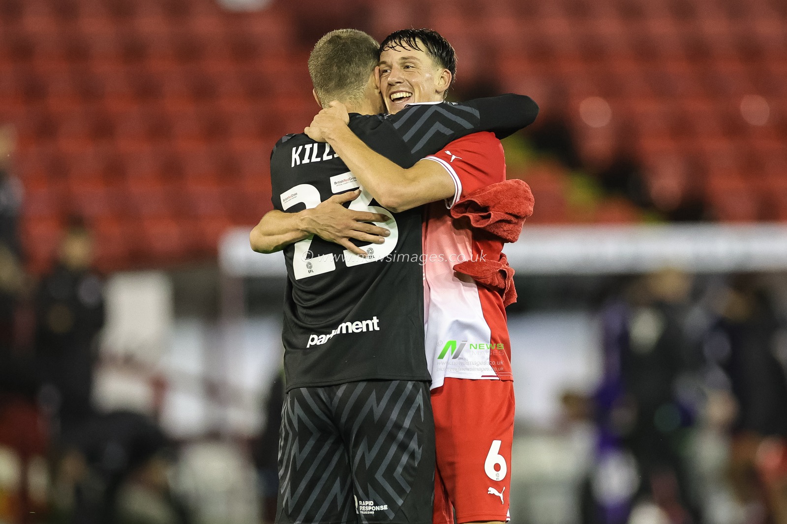 MaÃ«l de Gevigney #6 of Barnsley celebrates the 3-0 win with Ben Killip #23 of Barnsley during the Sky Bet League 1 match Barnsley vs Shrewsbury Town at Oakwell, Barnsley, United Kingdom, 24th October 2023

(Photo by Mark Cosgrove/News Images)