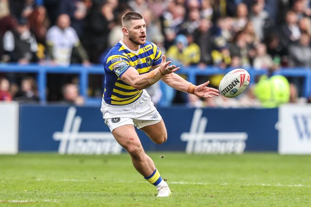 Danny Walker of Warrington Wolves passes the ball during the Betfred Super League round 7 match Warrington Wolves vs Leigh Leopards at The Halliwell Jones Stadium, Warrington, United Kingdom on 04 April 2026

(Photo by Alfie Cosgrove/News Images)