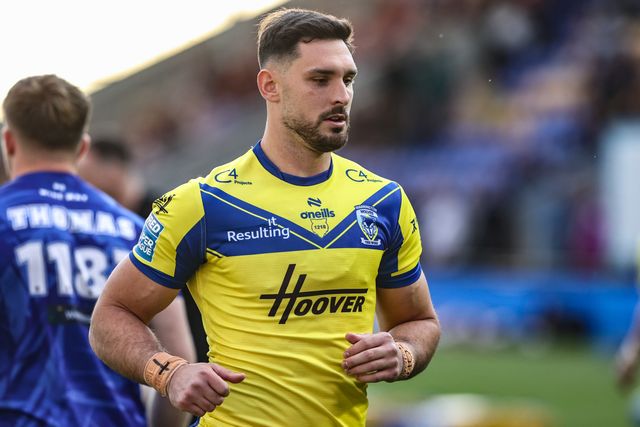 Ryan Matterson of Warrington Wolves in the pre-game warm up during the Betfred Super League round 21 match Warrington Wolves vs Wigan Warriors at Halliwell Jones Stadium, Warrington, United Kingdom, 8th August 2025

(Photo by Alfie Cosgrove/News Images)
