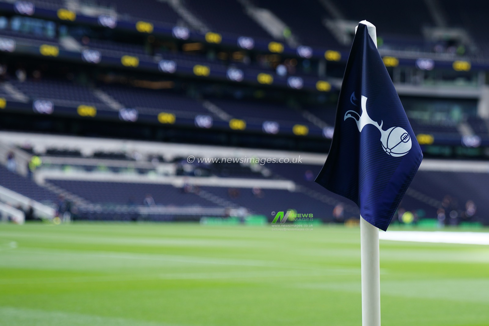 View of Tottenham hotspur corner flag ahead of the Premier League match Tottenham Hotspur vs Newcastle Untied at Tottenham Hotspur Stadium, London, United Kingdom on 29 August 2026

(Photo by Harvey Murphy/News Images)