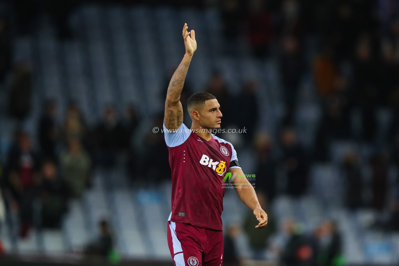 Diego Carlos #3 of Aston Villa waves the fans at the end of the UEFA Europa Conference League match Aston Villa vs AZ Alkmaar at Villa Park, Birmingham, United Kingdom, 9th November 2023

(Photo by Gareth Evans/News Images)