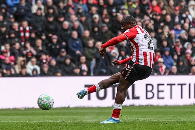 Noah Sadiki of Sunderland takes a shot on goal during the Premier League match Sunderland vs Manchester United at Stadium Of Light, Sunderland, United Kingdom on 09 May 2026

(Photo by Alfie Cosgrove/News Images)