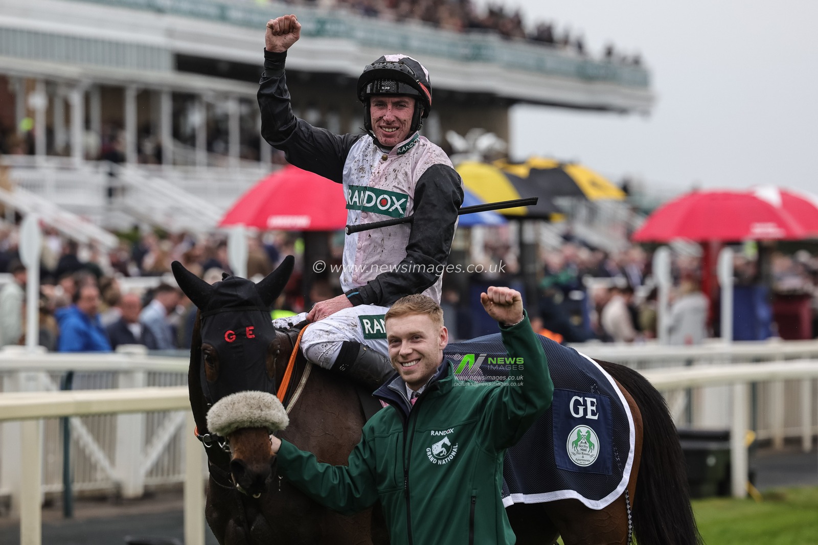 Mange Tout ridden by J. W. Kennedy wins the 13:45 Boodles Anniversary 4-y-o Juvenile Hurdle during the 2026 Randox Grand National Opening Day at Aintree Racecourse, Aintree, United Kingdom on 09 April 2026

(Photo by Mark Cosgrove/News Images)