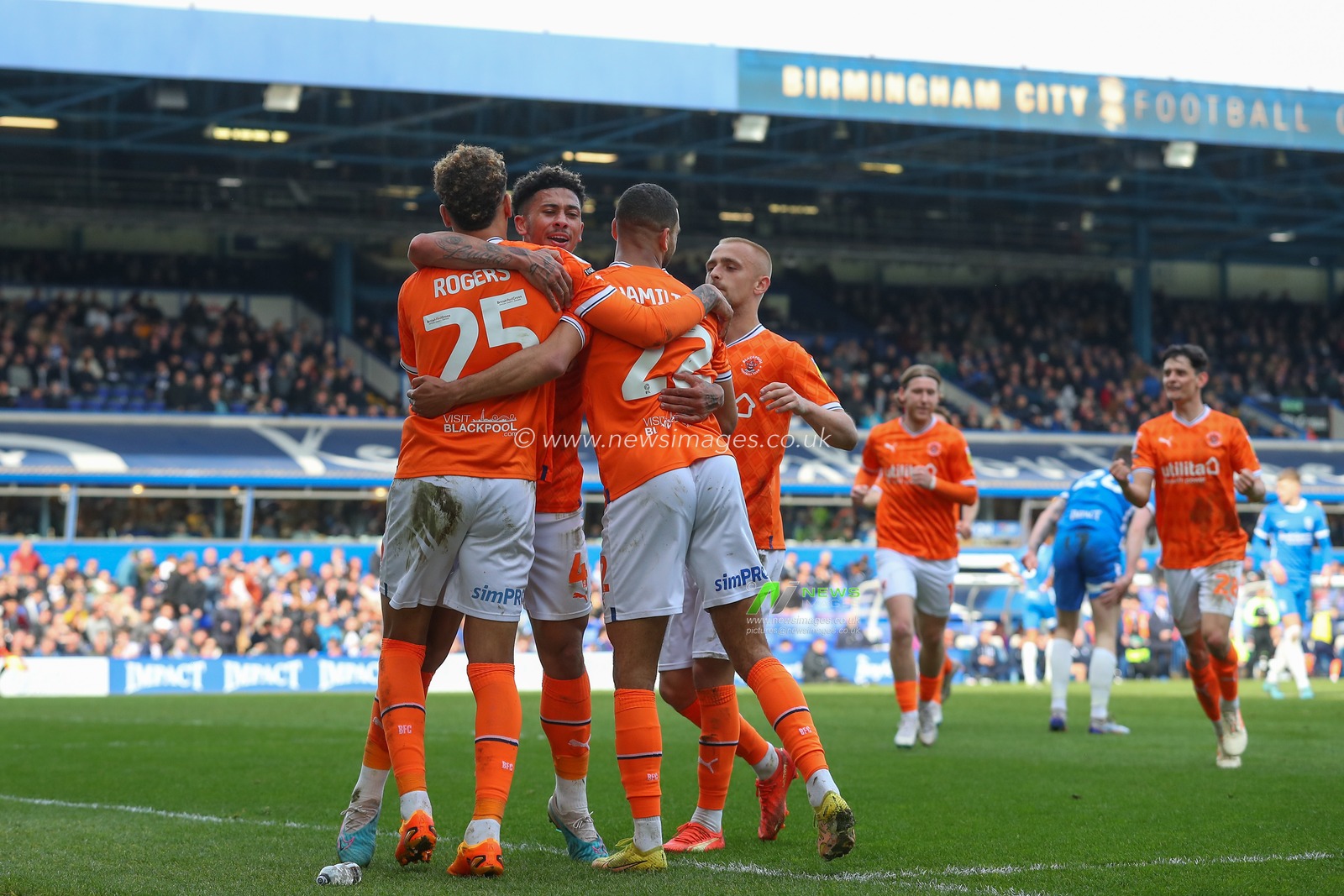 Blackpool players celebrate the goal to make it 0-1during the Sky Bet Championship match Birmingham City vs Blackpool at St Andrews, Birmingham, United Kingdom, 22nd April 2023

(Photo by Gareth Evans/News Images)