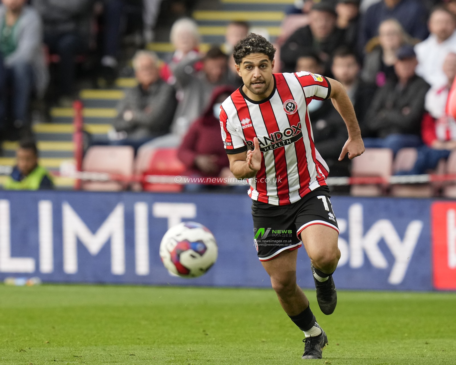 Reda Khadra #11 of Sheffield United chases the ball during the Sky Bet Championship match Sheffield United vs Norwich City at Bramall Lane, Sheffield, United Kingdom, 22nd October 2022

(Photo by Steve Flynn/News Images)