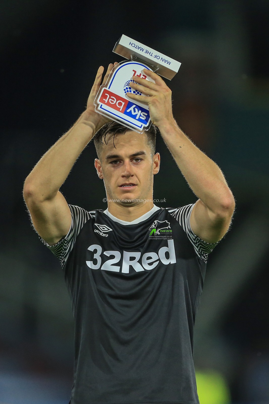 5th August 2019, John Smiths Stadium, Huddersfield England; Sky Bet Championship, Huddersfield Town vs Derby County ; Tom Lawrence (10) of Derby County and Sky Bet man of the match celebrates Derbyâ€™s win in the opening game of the season


Credit: Mark Cosgrove/News Images

English Football League images are subject to DataCo Licence