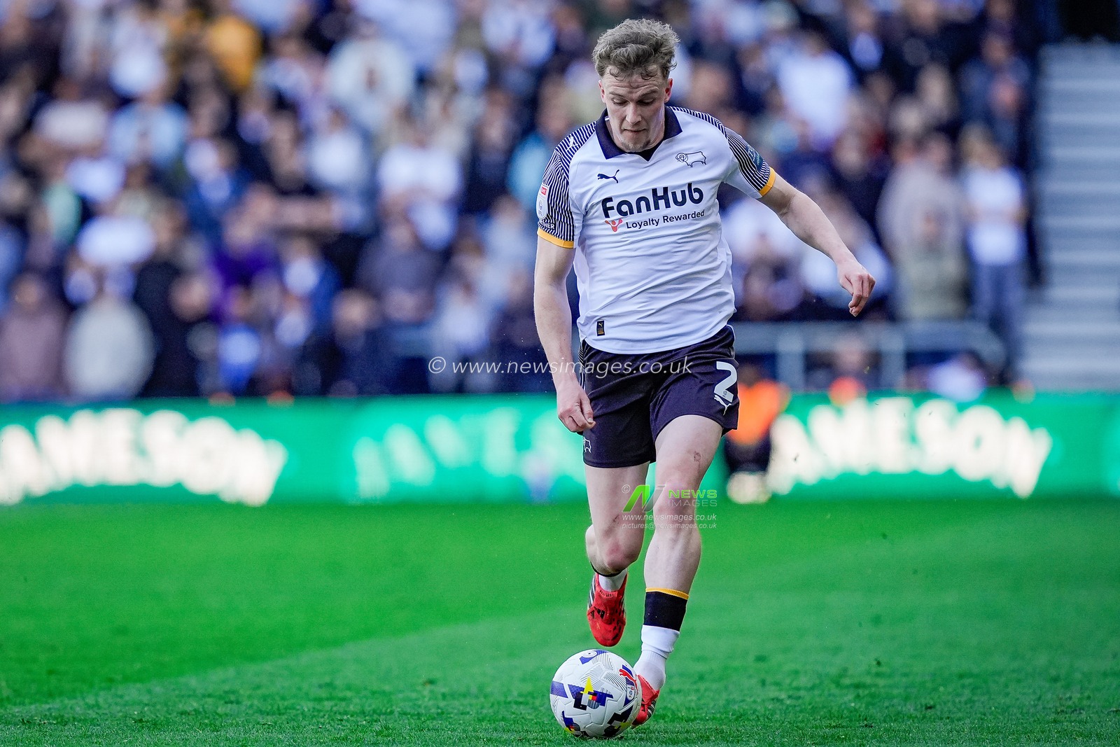 Derry John Murkin of Derby County makes a run with the ball  during the Sky Bet Championship match Derby County vs Stoke City at Pride Park Stadium, Derby, United Kingdom on 06 April 2026

(Photo by Maynard Manyowa/News Images)