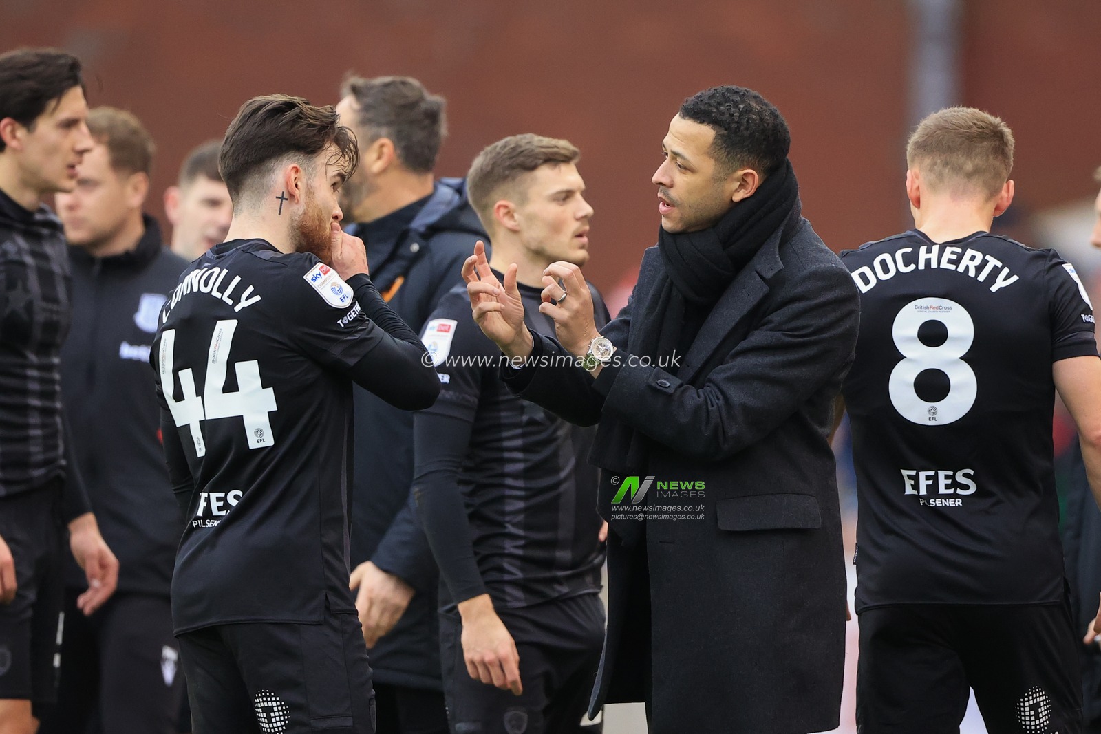 Liam Rosenior the Hull City manager has a chat withAaron Connolly #44 of Hull City during a break in play during the Sky Bet Championship match Stoke City vs Hull City at Bet365 Stadium, Stoke-on-Trent, United Kingdom, 11th February 2023

(Photo by Conor Molloy/News Images)