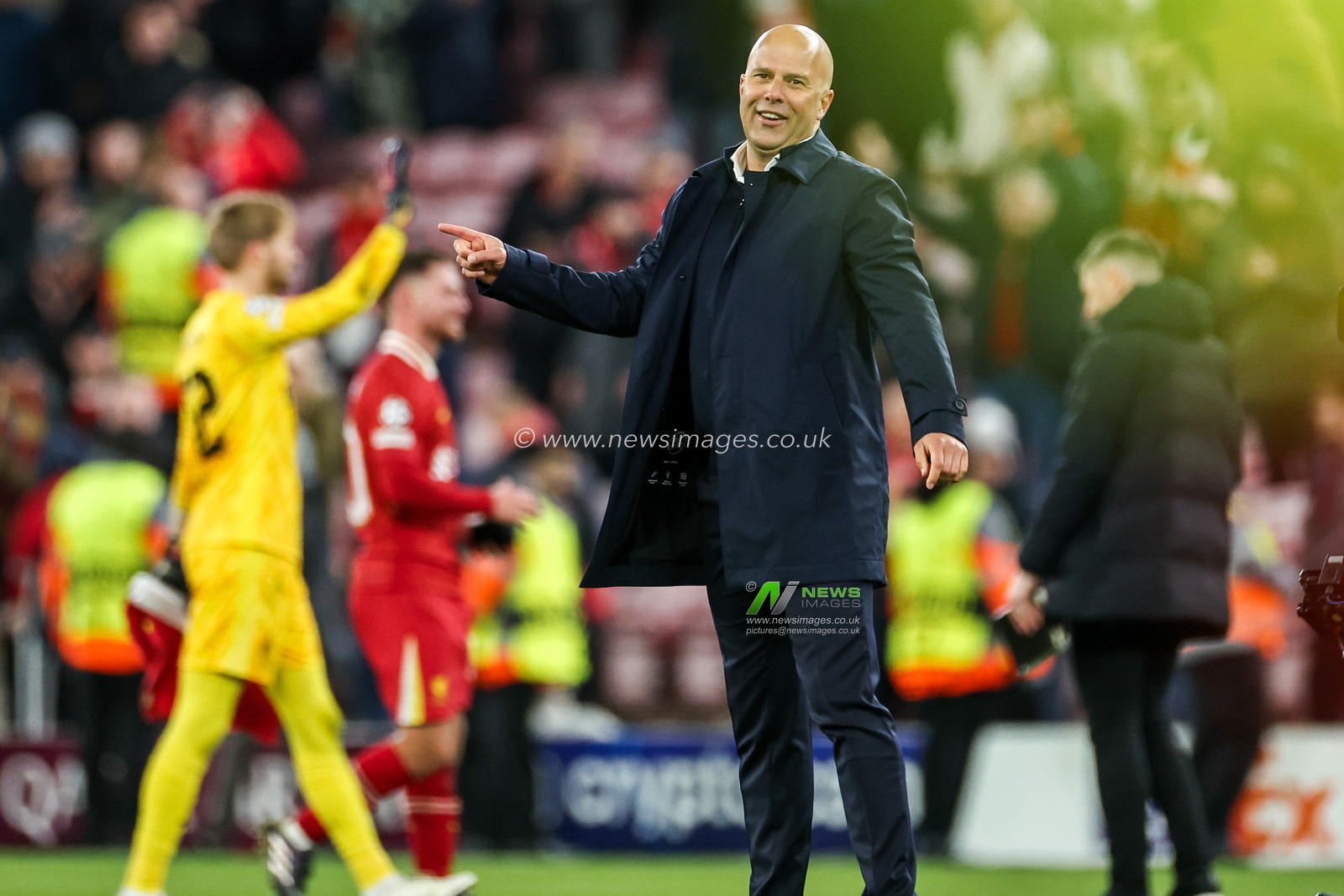 Arne Slot of Liverpool speaks to Ibrahima Konate following his injury after the UEFA Champions League, League Phase MD5 Liverpool v Real Madrid at Anfield, Liverpool, United Kingdom, 27th November 2024

(Photo by Mark Cosgrove/News Images)