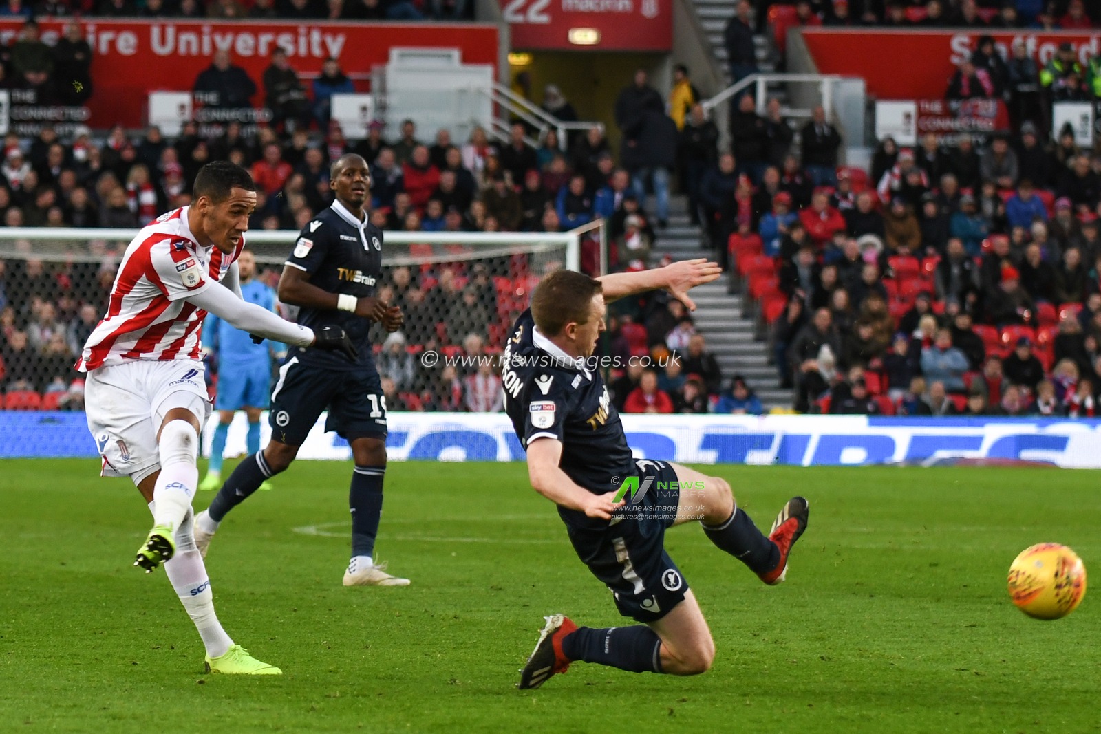22nd December 2018, Bet 365 Stadium, Stoke-on-Trent, England; Sky Bet Championship, Stoke City vs Millwall ; Thomas Ince of Stoke City takes a shot on goal

Credit: Richard Long/News Images

English Football League images are subject to DataCo Licence