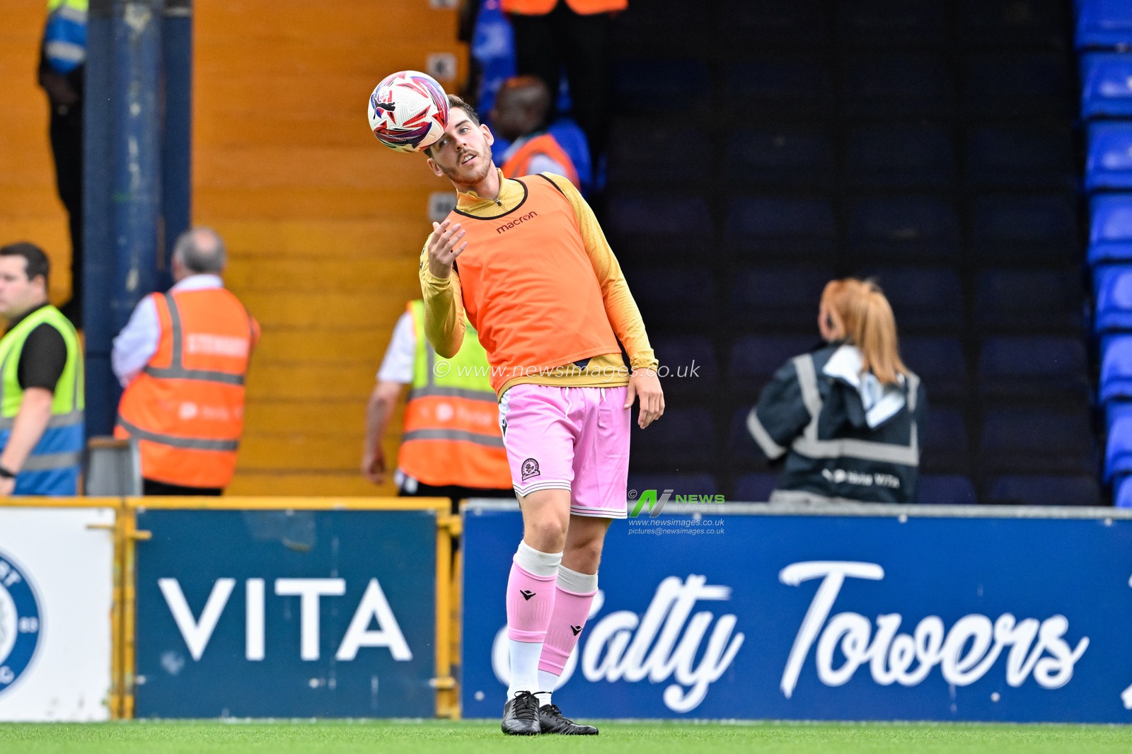 Hayden Carter of Blackburn Rovers warms up ahead of the Pre-season friendly match Stockport County vs Blackburn Rovers at Edgeley Park Stadium, Stockport, United Kingdom, 2nd August 2024

(Photo by Cody Froggatt/News Images)