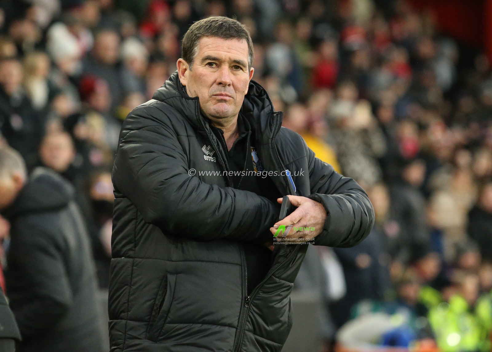Nigel Clough manager of Mansfield Town during the Emirates FA Cup Third Round match Sheffield United vs Mansfield Town at Bramall Lane, Sheffield, United Kingdom, 11th January 2026

(Photo by Richard Bierton/News Images)