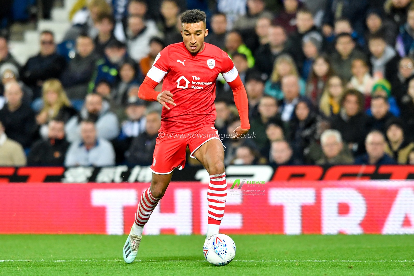22nd October 2019, The Hawthorns, West Bromwich, England; Sky Bet Championship, West Bromwich Albion v Barnsley : Jacob Brown (7) of Barnsley runs forward with the ball

Credit: Simon Whitehead/News Images