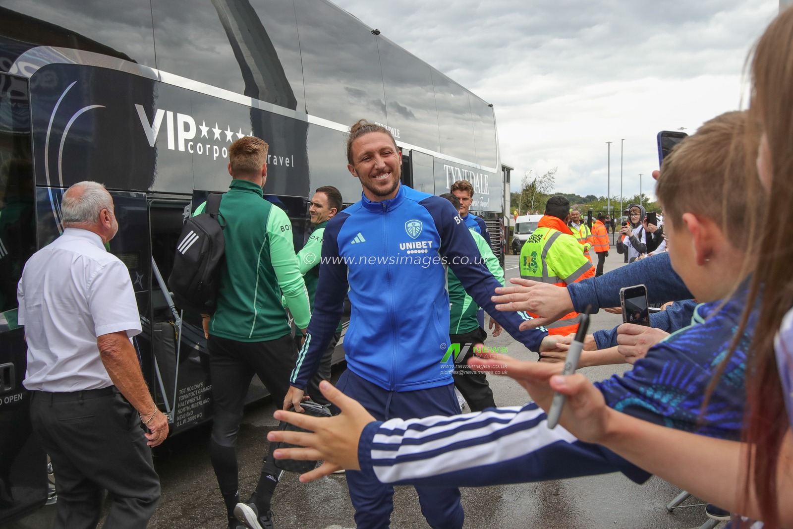 Luke Ayling #2 of Leeds United arrives ahead of the Sky Bet Championship match Leeds United vs Cardiff City at Elland Road, Leeds, United Kingdom, 6th August 2023

(Photo by James Heaton/News Images)