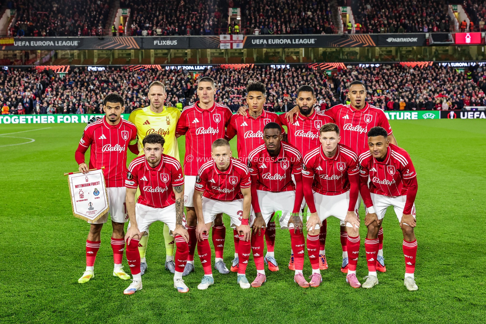 Nottingham Forest have a team photo before the game during the UEFA Europa League Matchday 3 of 8 Nottingham Forest vs Porto at City Ground, Nottingham, United Kingdom, 23rd October 2025

(Photo by Mark Cosgrove/News Images)