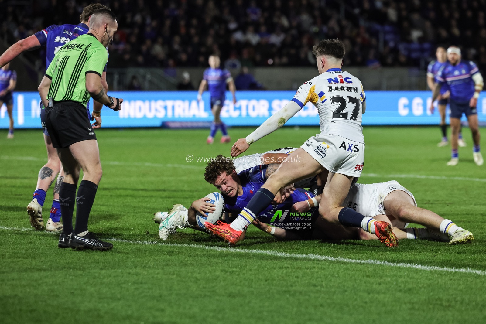 Harvey Smith of Wakefield Trinity goes over for a try during the Betfred Challenge Cup round 4 match Wakefield Trinity vs Leeds Rhinos at DIY Kitchens Stadium, Wakefield, United Kingdom on 13 March 2026

(Photo by Mark Cosgrove/News Images)