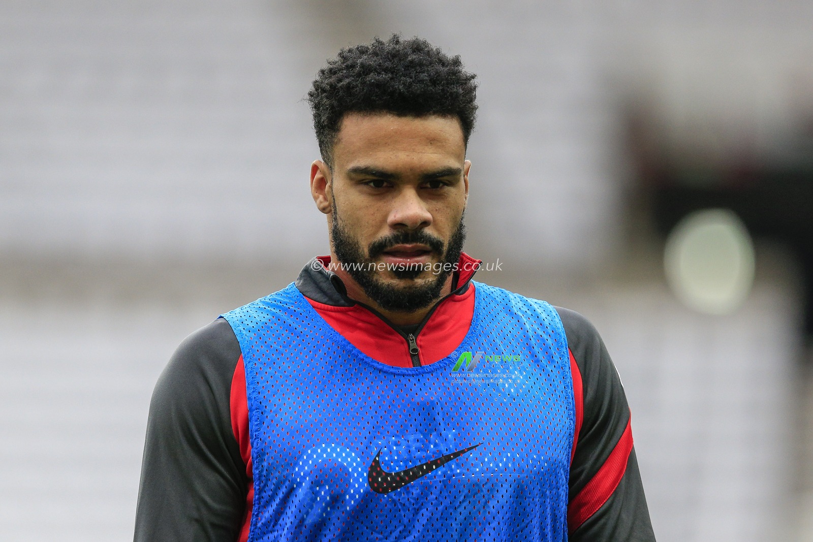 Jordan Willis #4 of Sunderland during the pre-game warmup