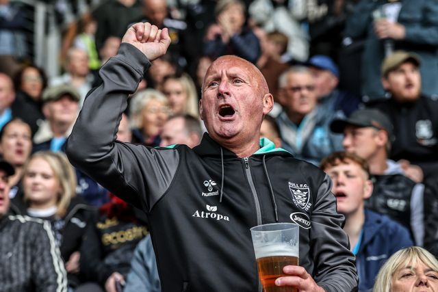 Hull FC fans sing along with the pre-game singer during the Betfred Super League Round 8 match Hull FC vs Hull KR at MKM Stadium, Hull, United Kingdom, 18th April 2025

(Photo by Alfie Cosgrove/News Images)