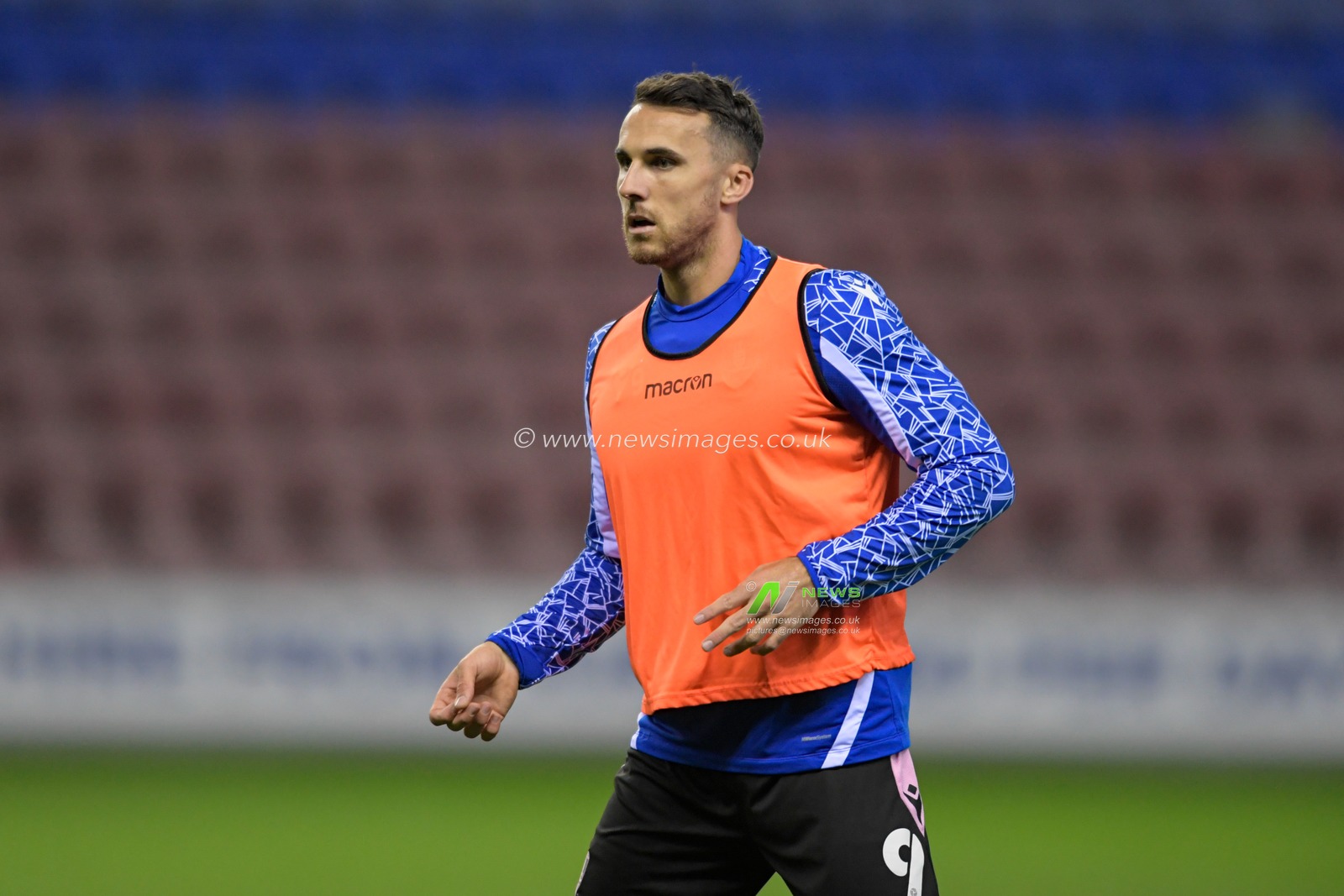 Lee Gregory #9 of Sheffield Wednesday warming up before the game