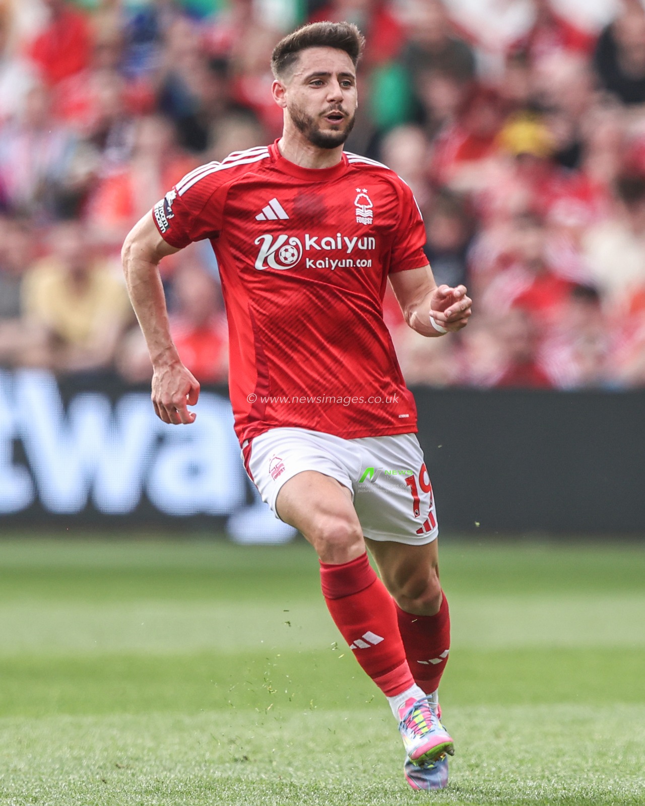 Ãlex Moreno of Nottingham Forest during the Premier League match Nottingham Forest vs Everton at City Ground, Nottingham, United Kingdom, 12th April 2025

(Photo by Alfie Cosgrove/News Images)