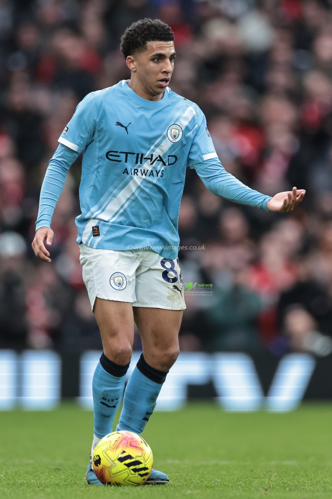 Rico Lewis of Manchester City in action during the Premier League match Manchester United vs Manchester City at Old Trafford, Manchester, United Kingdom, 17th January 2026

(Photo by Mark Cosgrove/News Images)