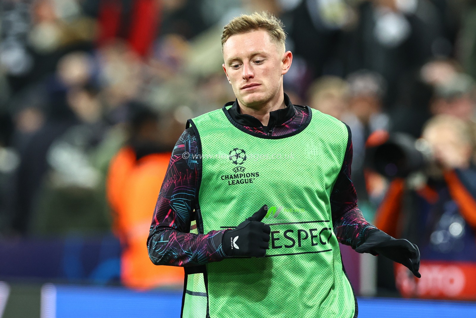 Sean Longstaff #36 of Newcastle United in the pregame warmup session during the UEFA Champions League match Newcastle United vs AC Milan at St. James's Park, Newcastle, United Kingdom, 13th December 2023

(Photo by Mark Cosgrove/News Images)