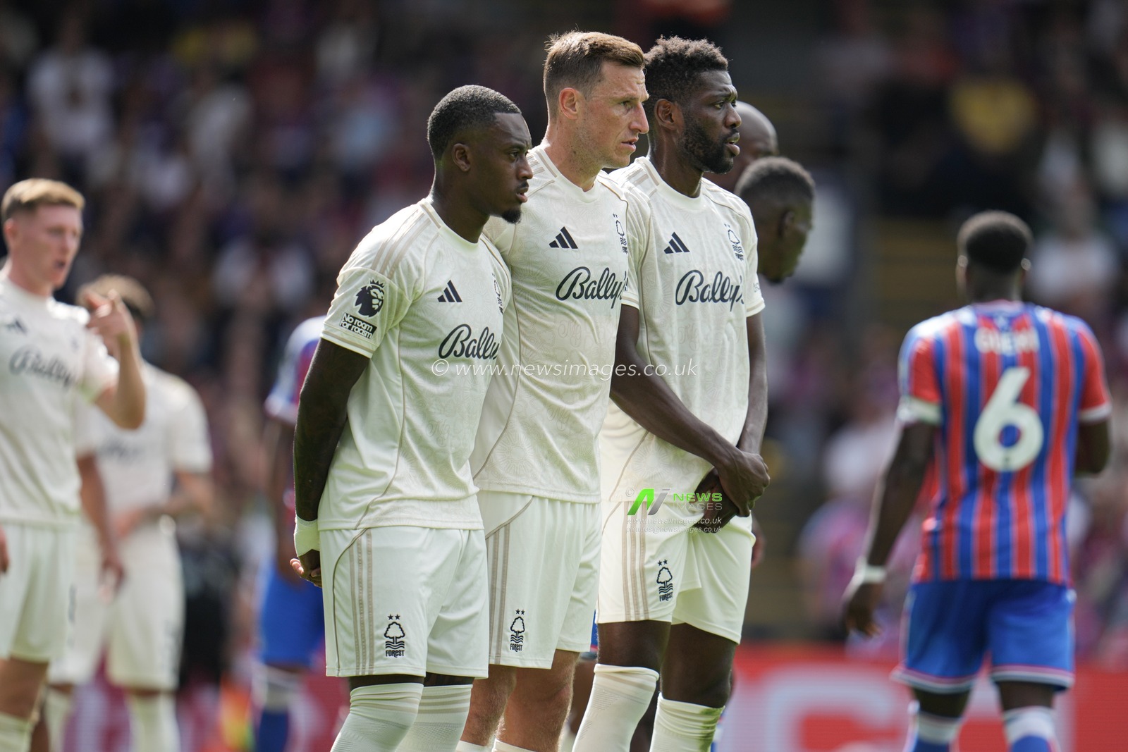 Nottingham forrest players in wall for free kick during the Premier League match Crystal Palace vs Nottingham Forest at Selhurst Park, London, United Kingdom, 24th August 2025

(Photo by Harvey Murphy/News Images)