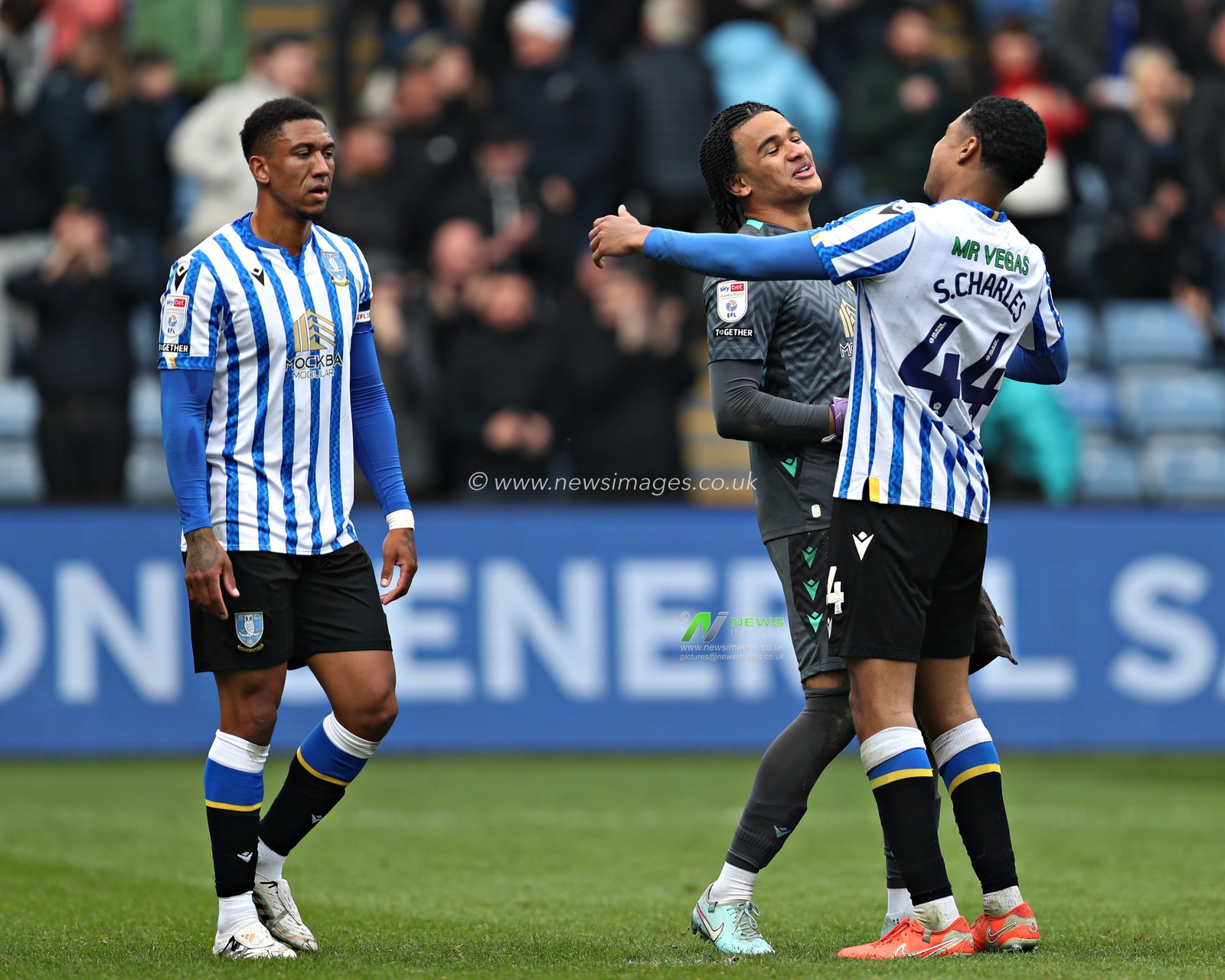 Pierce Charles of Sheffield Wednesday and Shea Charles of Sheffield Wednesday celebrate after the Sky Bet Championship match Sheffield Wednesday vs Middlesbrough at Hillsborough, Sheffield, United Kingdom, 21st April 2025

(Photo by Sam Eaden/News Images)