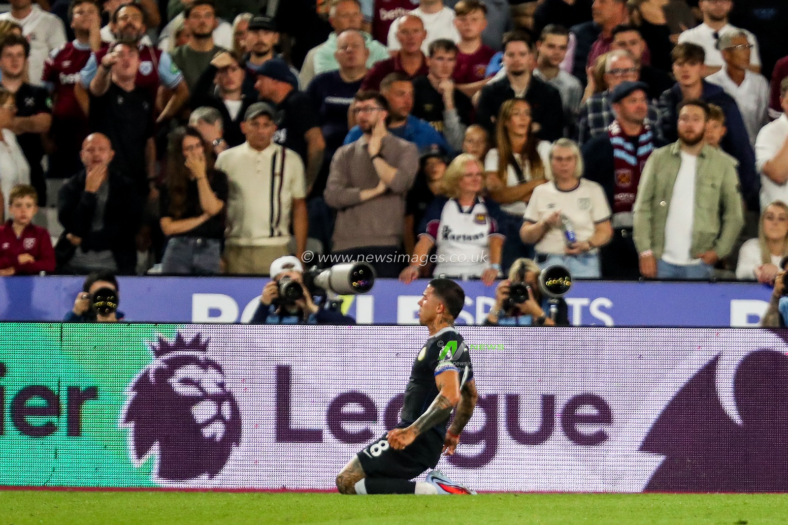 Enzo Fernandez of Chelsea celebrates his goal to make it 1-3 during the Premier League match West Ham United vs Chelsea at London Stadium, London, United Kingdom, 22nd August 2025

(Photo by Izzy Poles/News Images)