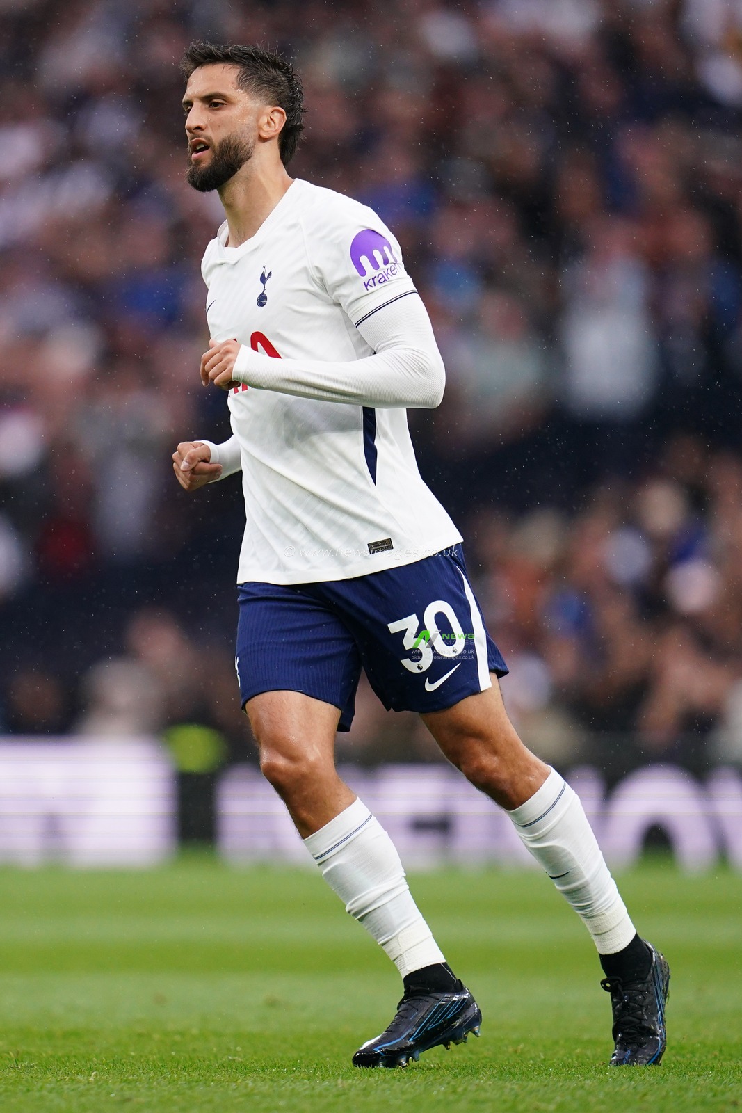 Rodrigo Bentancur of Tottenham Hotspur during the Premier League match Tottenham Hotspur vs Newcastle Untied at Tottenham Hotspur Stadium, London, United Kingdom on 29 August 2026

(Photo by Harvey Murphy/News Images)