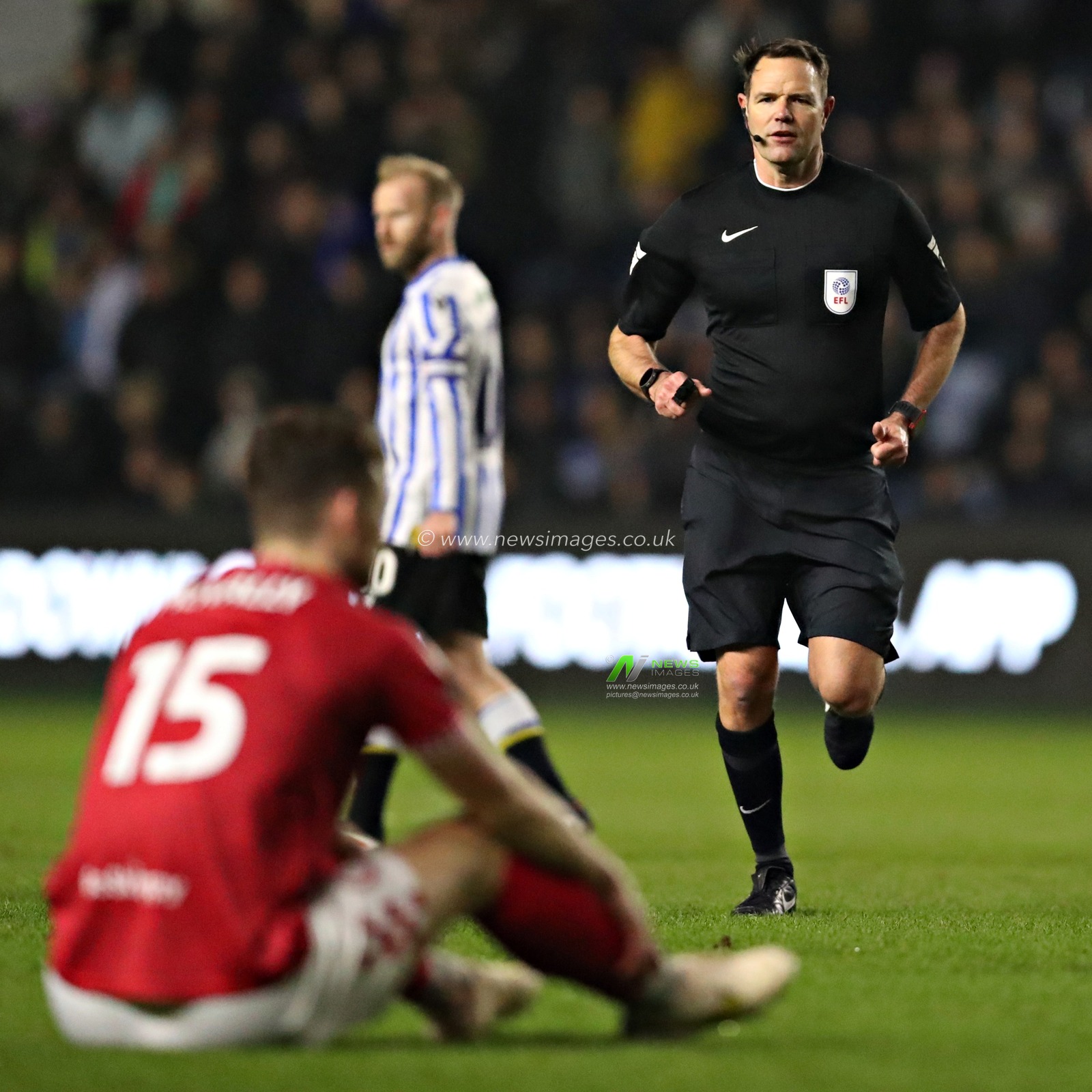 Referee James Linington during the Sky Bet Championship match Sheffield Wednesday vs Bristol City at Hillsborough, Sheffield, United Kingdom, 22nd January 2025

(Photo by Sam Eaden/News Images)