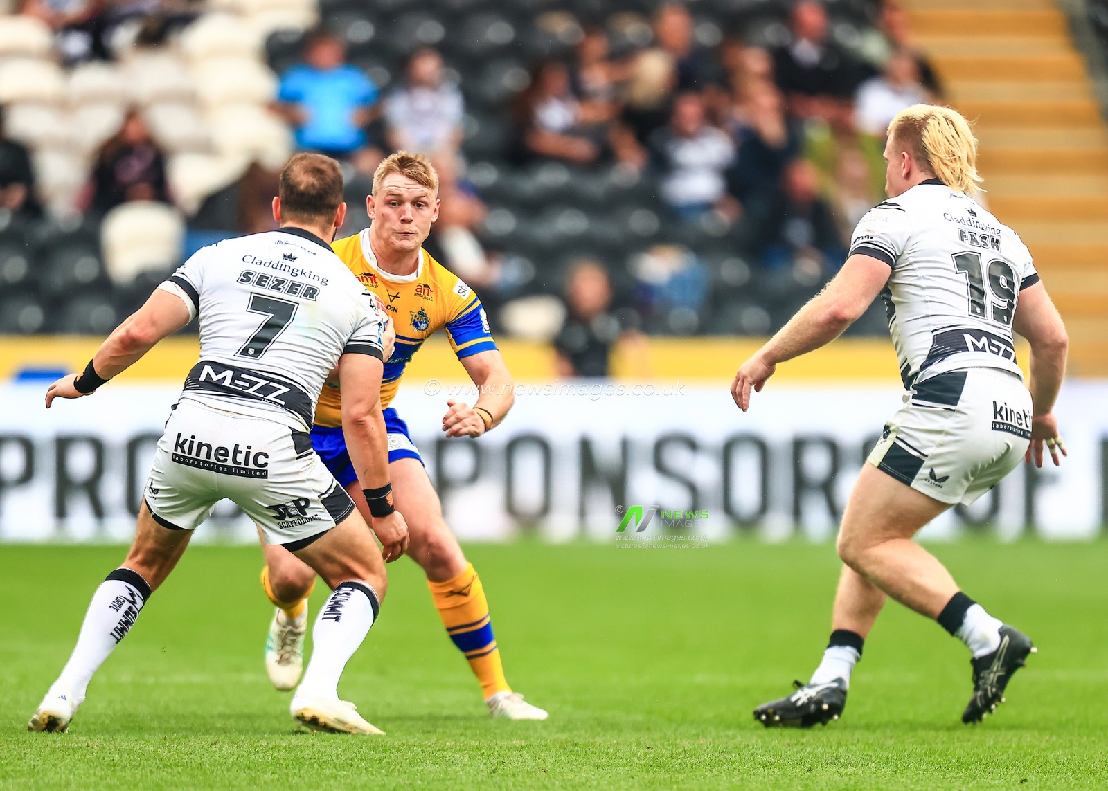 James McDonnell of Leeds Rhinos in action  during the Betfred Super League Round 24 match Hull FC vs Leeds Rhinos at MKM Stadium, Hull, United Kingdom, 30th August 2025

(Photo by Richard Bierton/News Images)