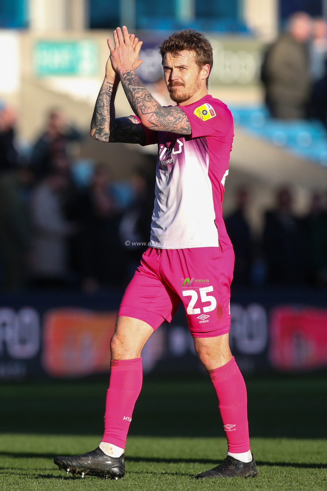 Danny Ward #25 of Huddersfield Town acknowledges the fans at the final whistle during the Sky Bet Championship match Millwall vs Huddersfield Town at The Den, London, United Kingdom, 18th March 2023

(Photo by Arron Gent/News Images)
